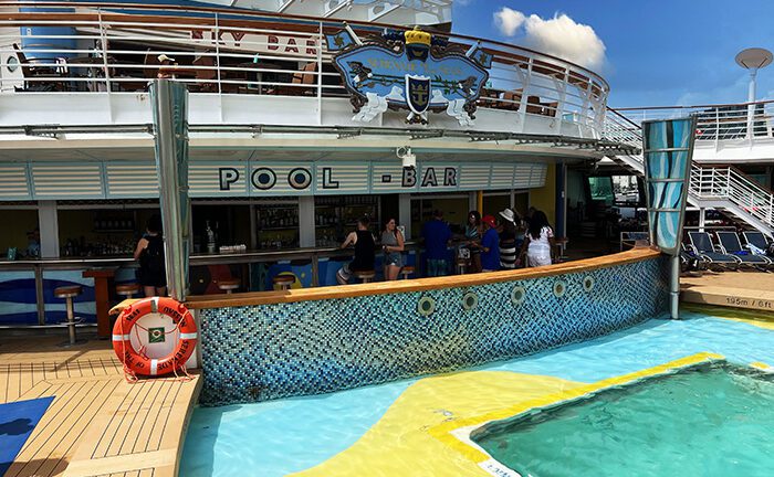 Pool Bar